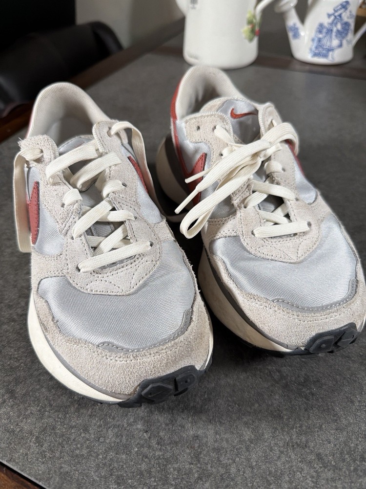 Nike Women’s (US 8) sneakers — style code FD2196-001