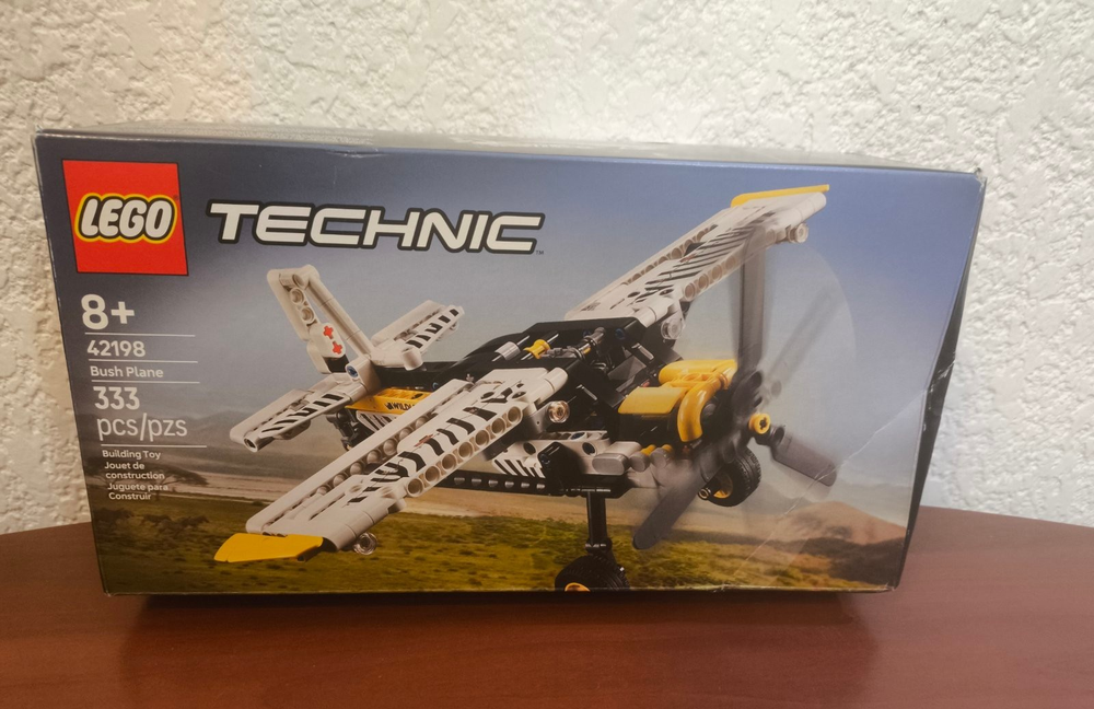 LEGO Technic Bush Plane 42198 333pcs NEW/ Bent Box