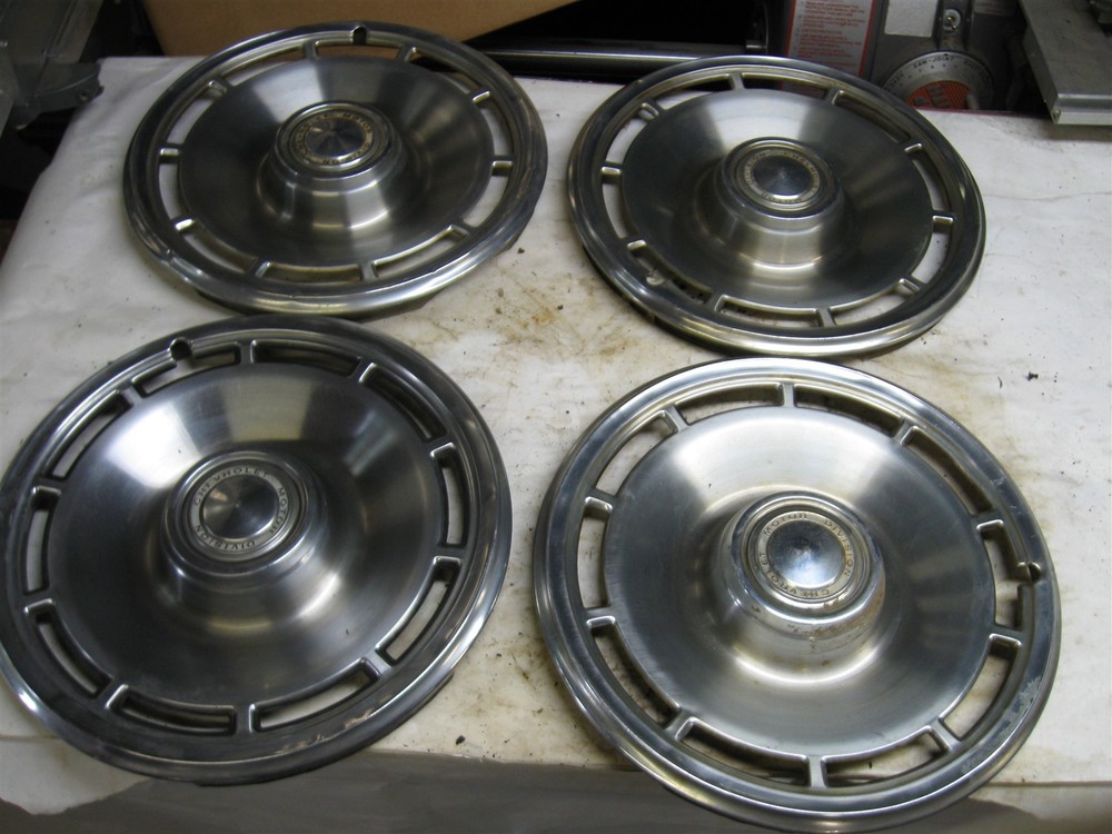 1971-1972-1973 CHEVROLET 14 INCH DIAMETER WHEEL COVER HUB CAP NICE COOL WOW B22