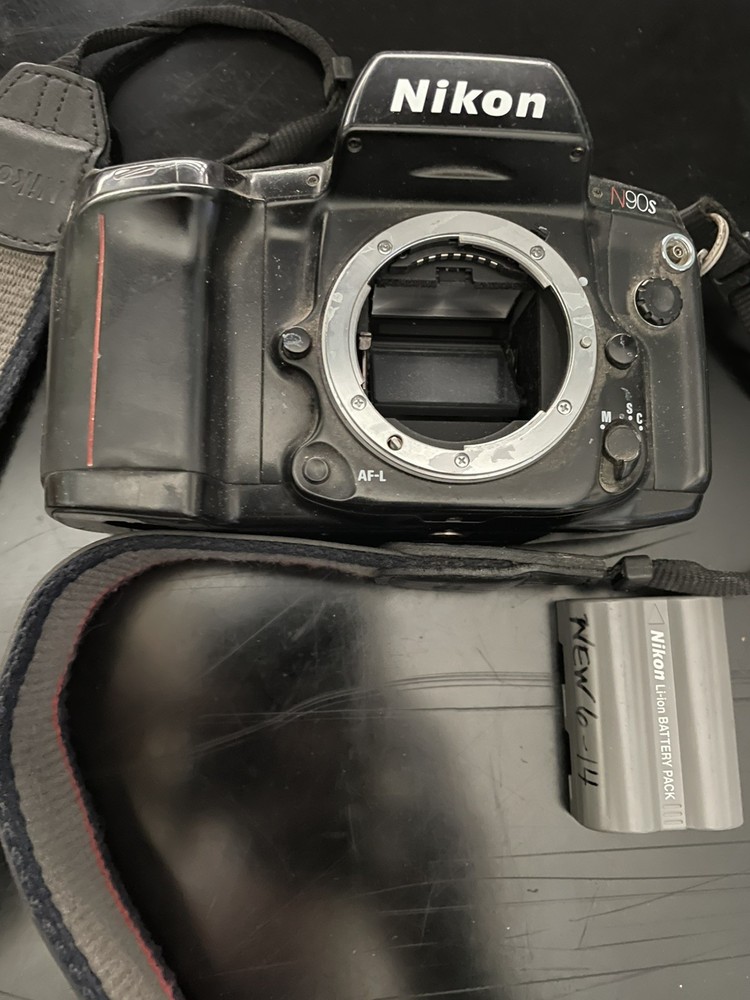 Nikon N90S 35mm SLR Film Camera Body Only