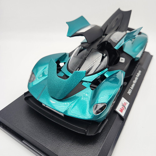 2021 Aston Martin Valkyire - Teal - By Maisto