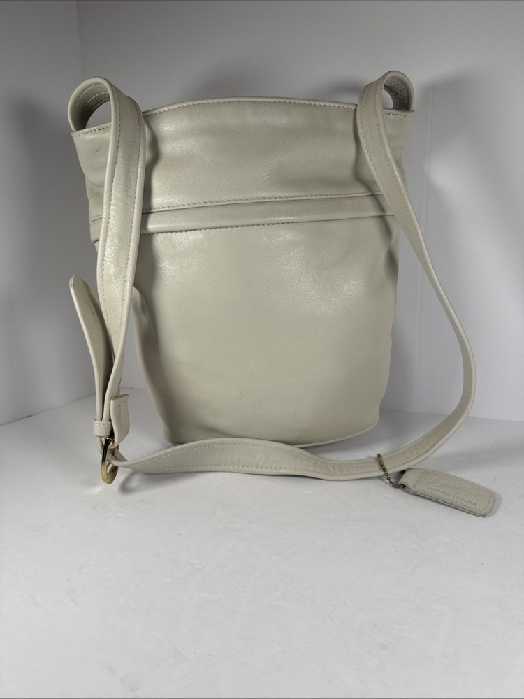 Vintage Jaqueline Ferrar Ivory Leather Bucket Bag w/ Gold Hardware 1980s EUC