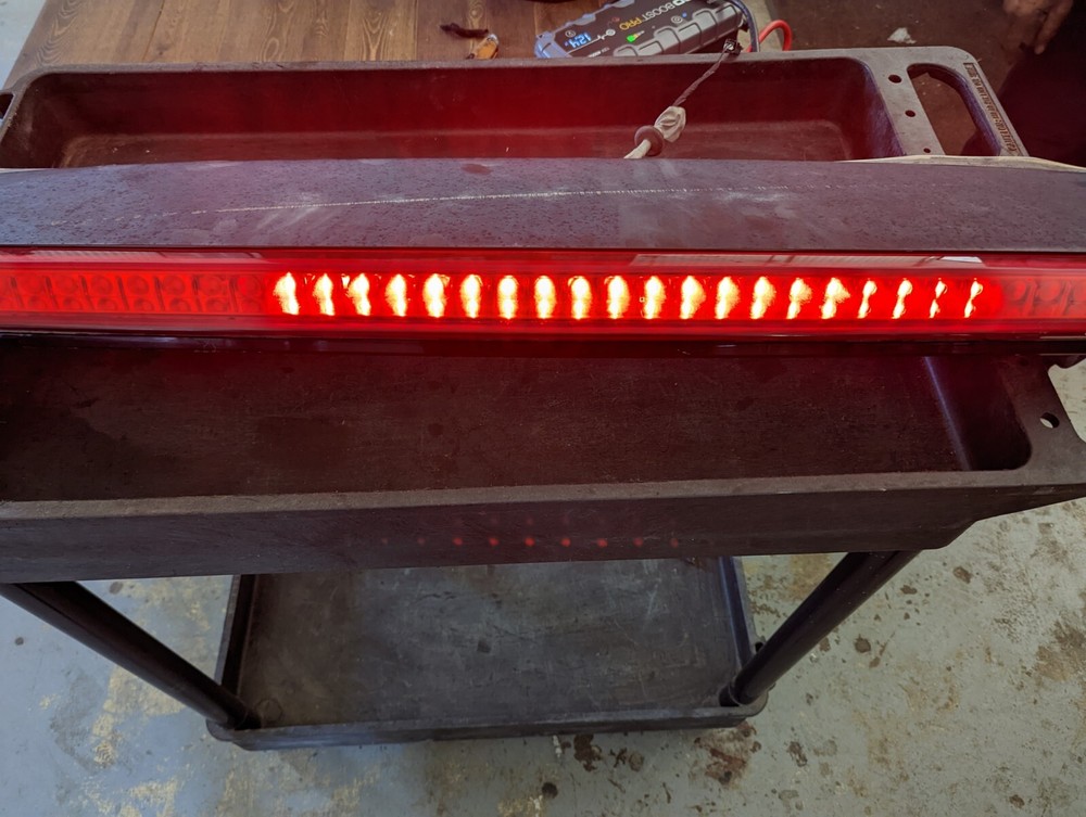 2007 - 2014 Escalade - Third 3rd High Mount Brake Light - READ NOTES - 25779085