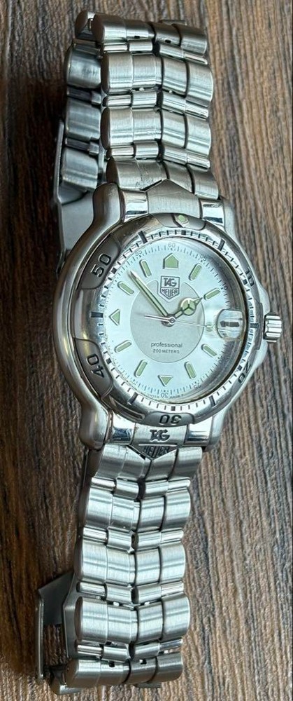 TAG Heuer Professional 200M Quartz Watch 40mm Case WH1113 K1 Authentic Pre-Owned