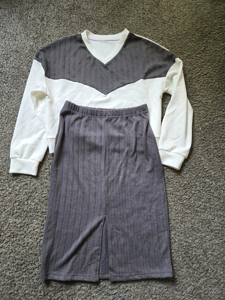 New CHARCOAL And Ivory Sweater With Sweater Midi Pencil Skirt Set Ladies Medium