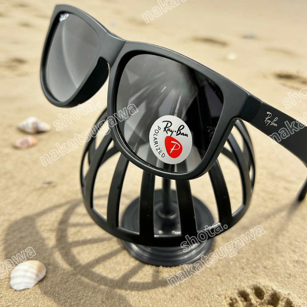 54mm Ray-Ban RB4165 622/T3 Justin Black Frame Gray Polarized Gradient Sunglasses