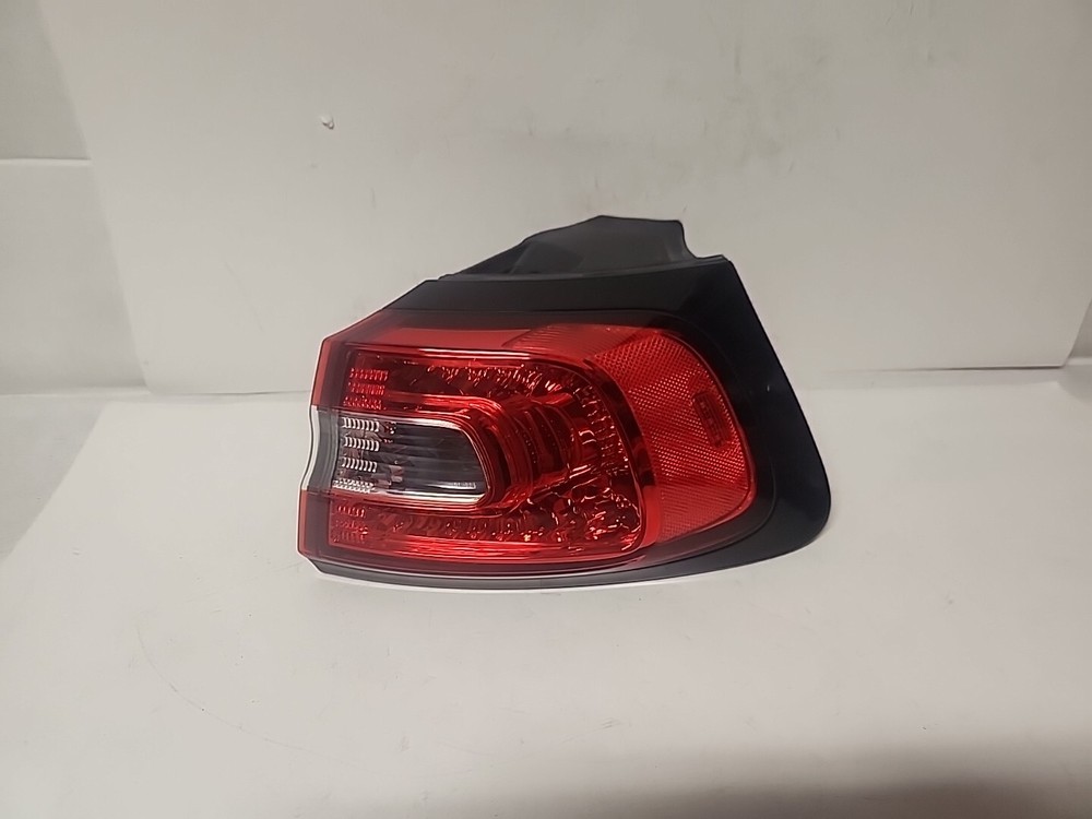 2014-2018 Jeep Cherokee Tail Light Passenger Right Side Mopar OEM L394