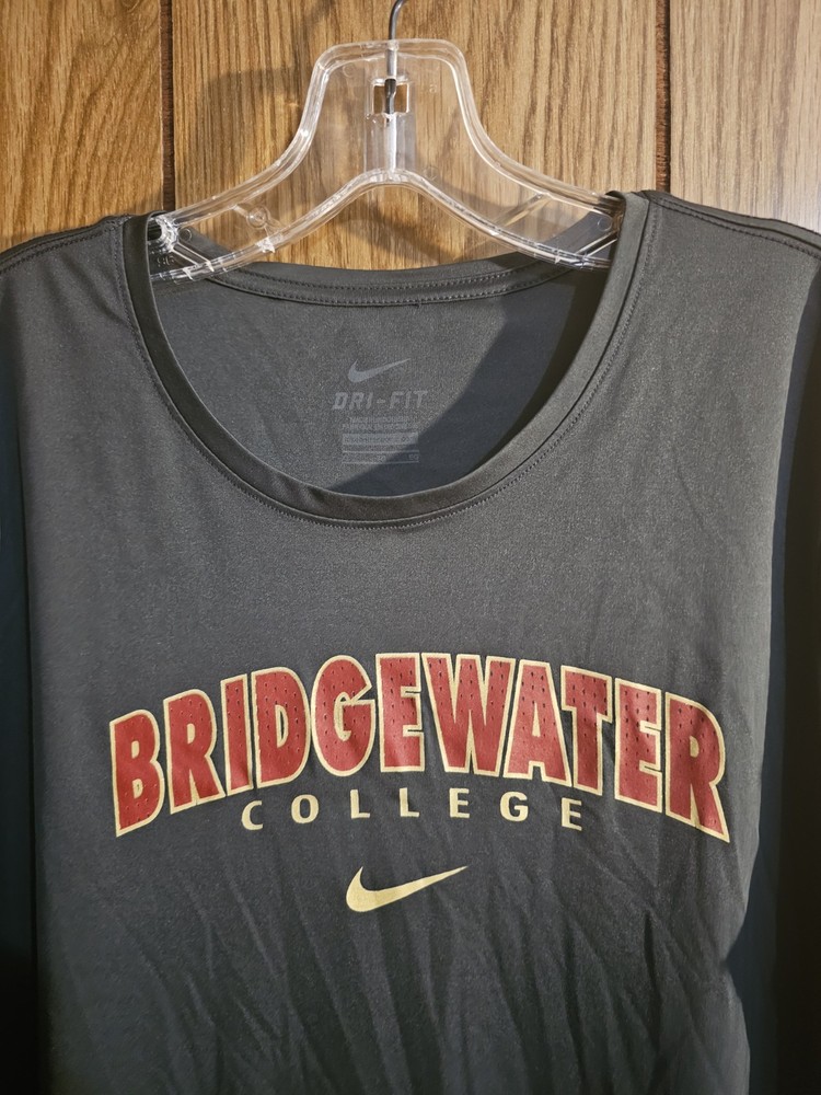 Nike Bridgewater College Dri-Fit Xl Womens Gray Graphic Logo Tshirt NCAA