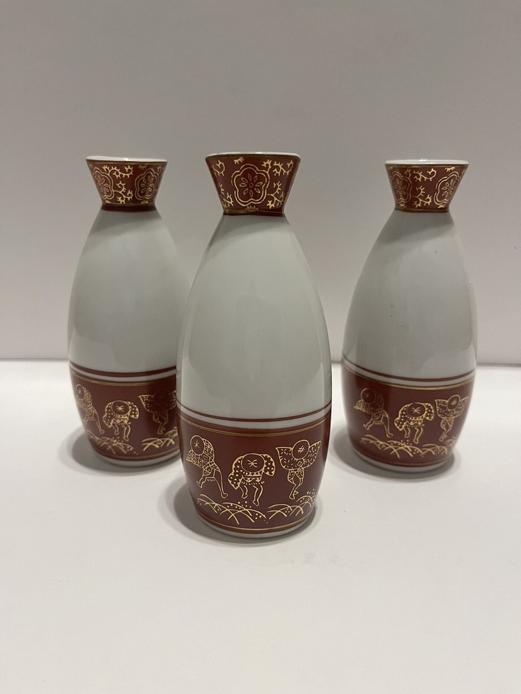 Elegant Gold-Painted Sake Carafes Japanese Serveware Pitcher Set of 3