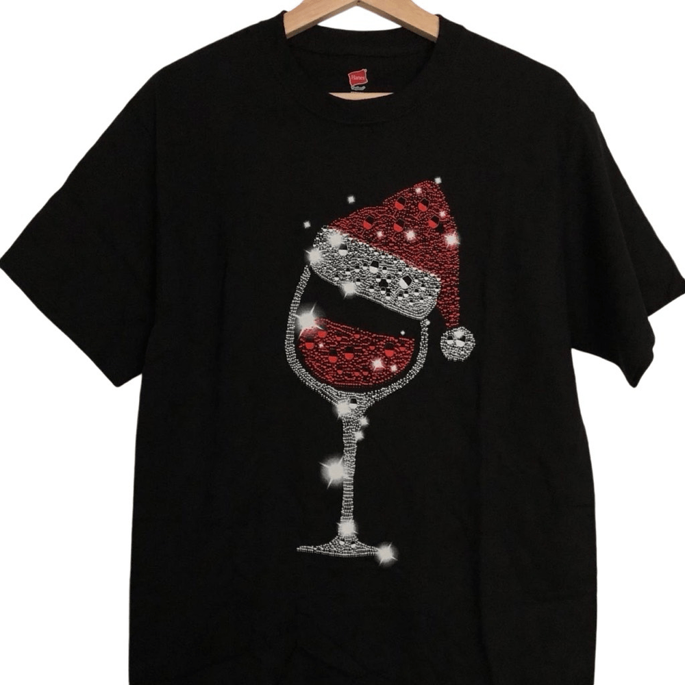 Festive Christmas Cheers Graphic Tee in Large Size