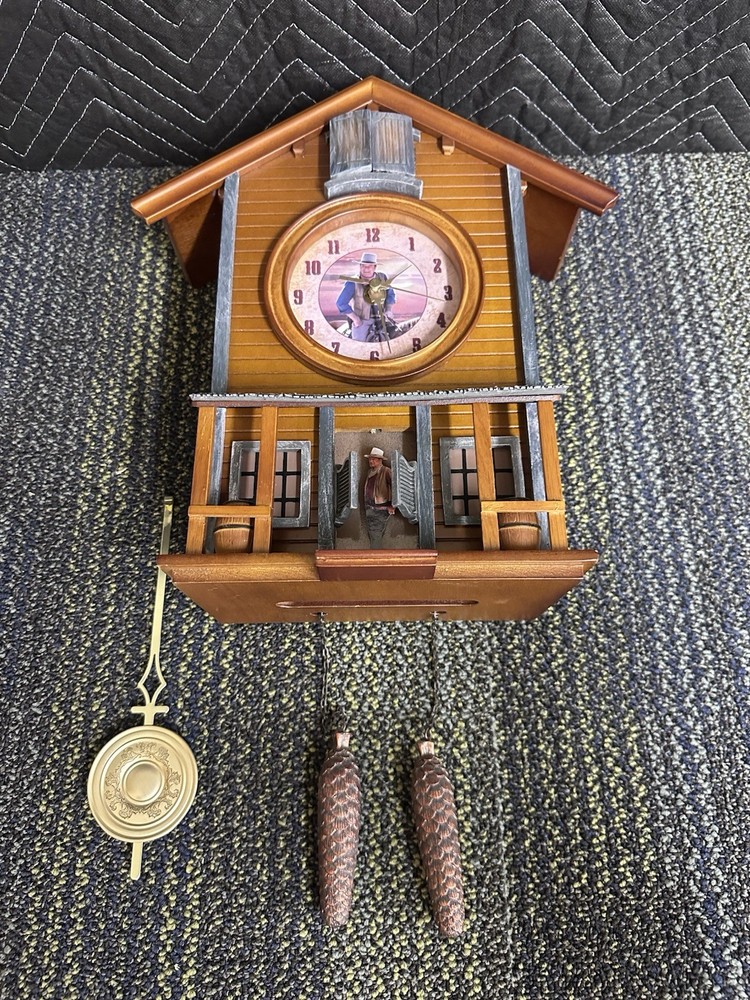 John Wayne Western Legend Cuckoo Clock Bradford Exchange 2009
