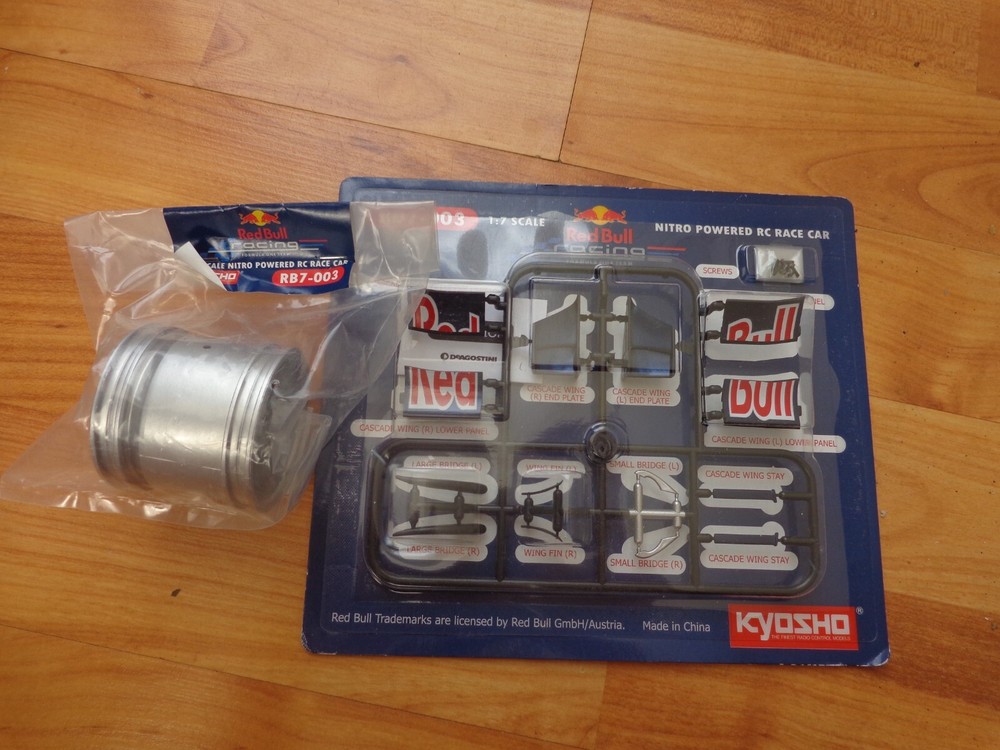 1/7 DEAGOSTINI BUILD THE RED BULL RACING RB7 RC F1 CAR #3 WHEEL + WING PARTS