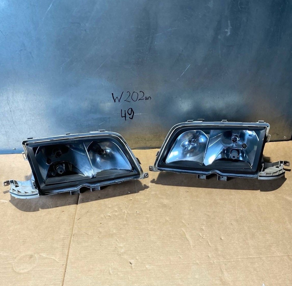 Mercedes-Benz W202 Headlight Assembly Set VALEO