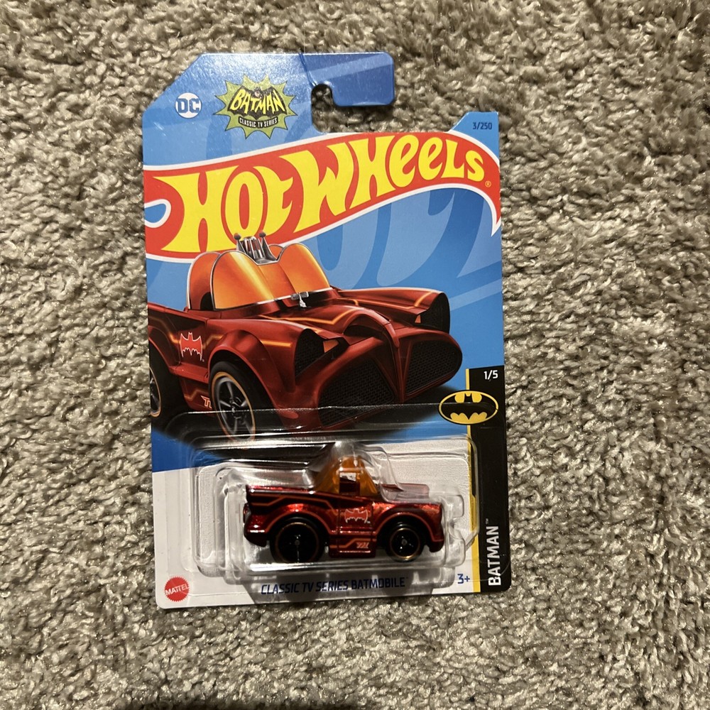 Hot Wheels Super Treasure Hunt BATMAN Classic TV Series Batmobile W/ Protector