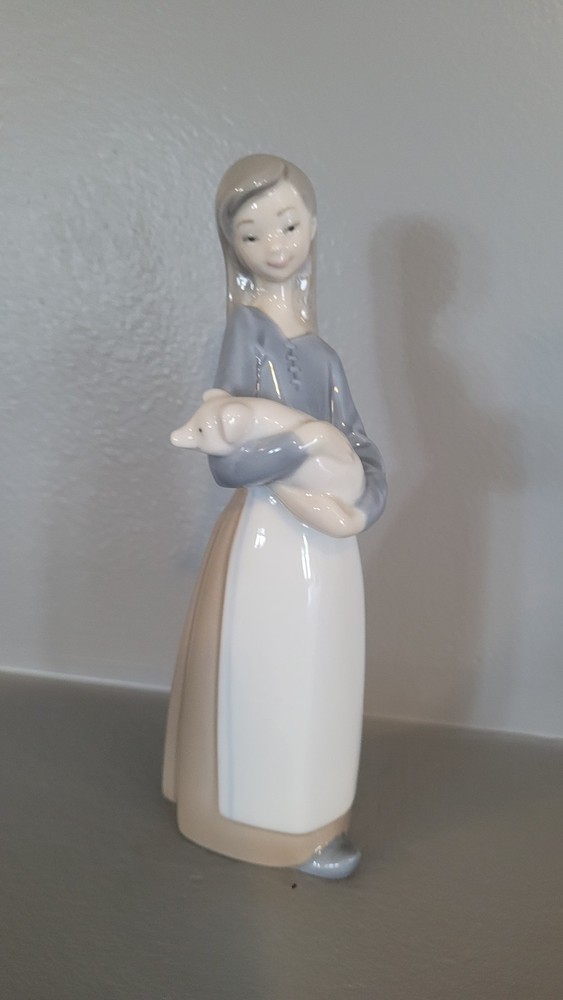 Lladro Girl with Pig Figurine #1011 Retired 2002 Excellent Condition