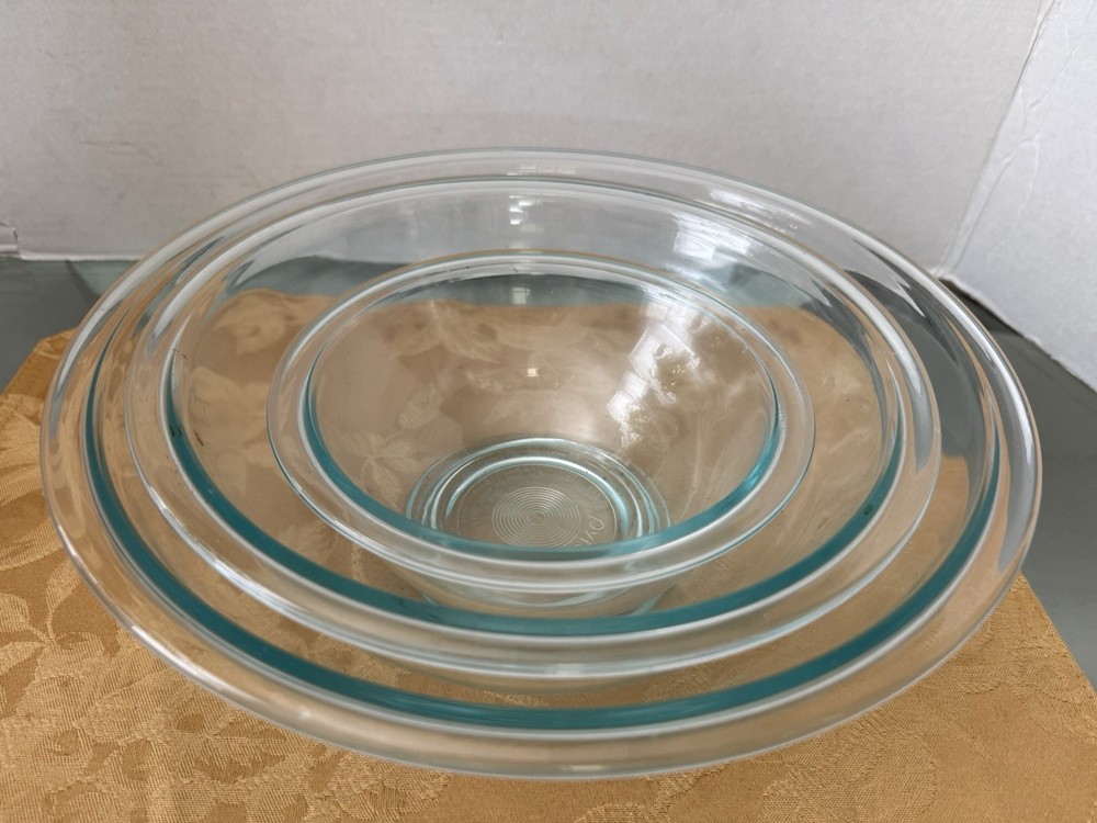 Pyrex Clear Glass Blue Tint Nesting Mixing Bowls #322 USA - Set of 3