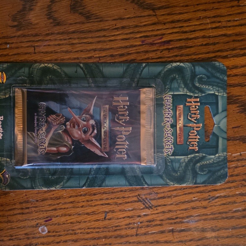 Wizards of the Coast Harry Potter Chamber of Secrets Booster Trading Card Pack
