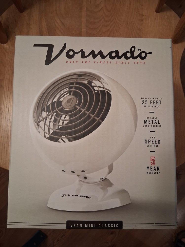 Vornado VFAN Mini Classic Personal Vintage Air Circulator Fan White NIB