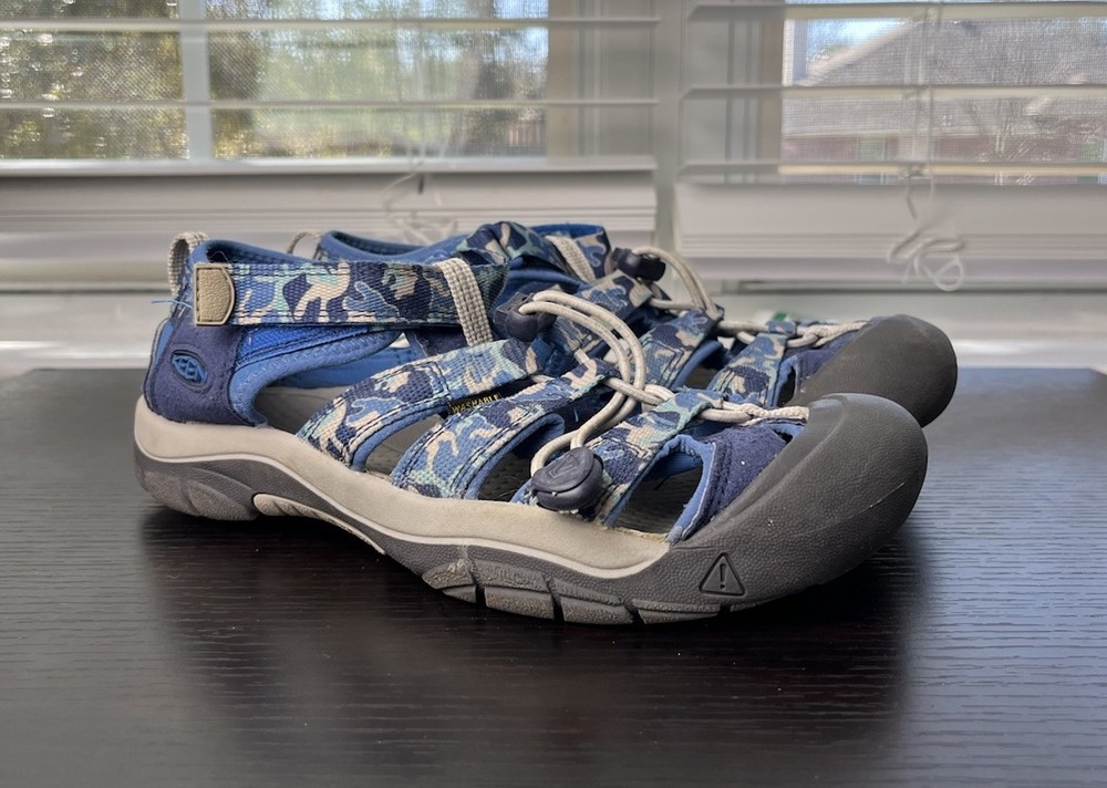 Keen Newport H2 Womens Size 5 Navy Blue Camo Waterproof Trail Sandals