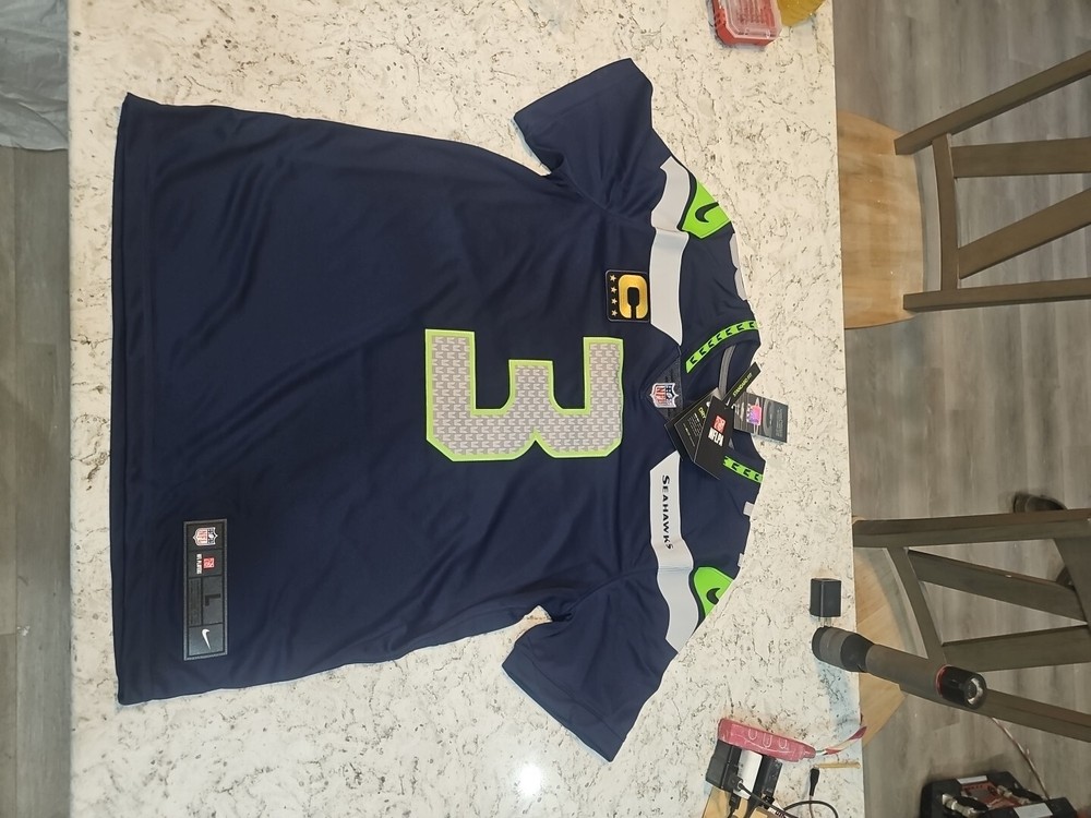 NWT Nike Russell Wilson Seattle Seahawks Captain Vapor Limited Jersey L Stitched