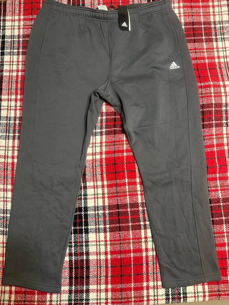 pair of men's Adidas M Snap Pants training  in a grey color, size 3XL NWT