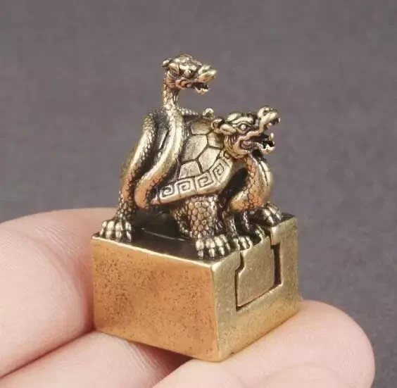 Retro brass Xuanwu Zimu seal Rui beast seal carving collection