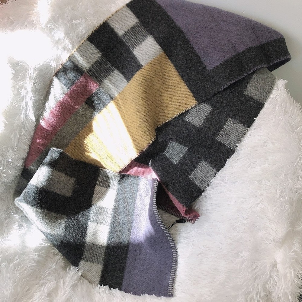 Authentic Burberry revisable wool scarf super warm NWT 200*30