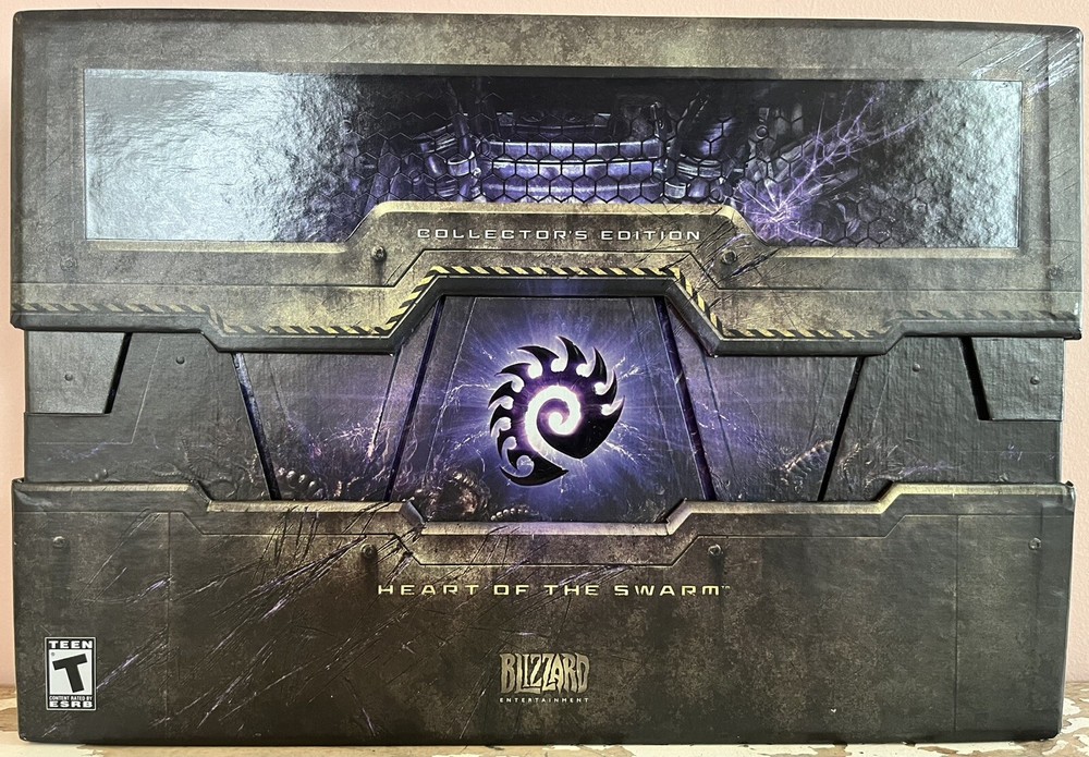 StarCraft Heart of the Swarm Collector's Edition with Book DVD Blu-Ray and Bonus CD