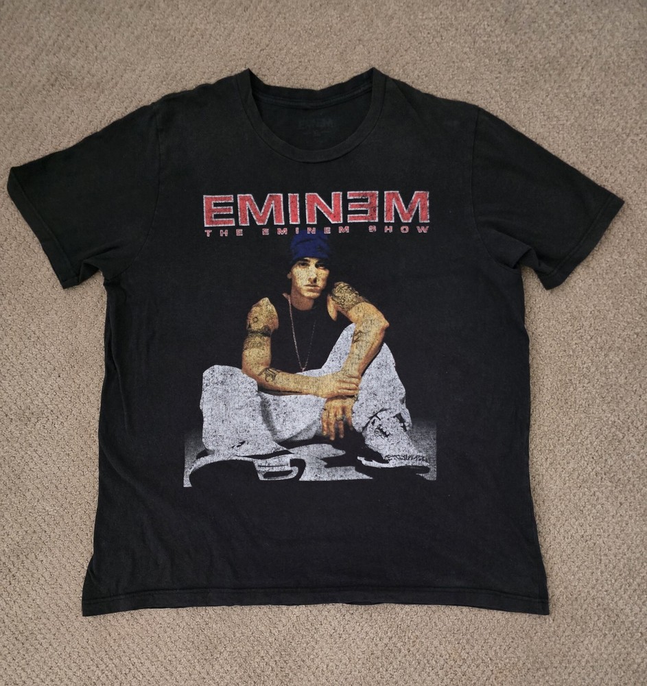 New: EMINEM - Seated Show Men's T-shirt