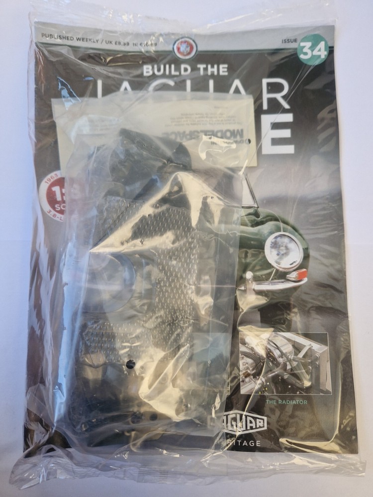 1/8 DEAGOSTINI BUILD YOUR OWN THE JAGUAR E-TYPE CAR ISSUE 34 INC PART