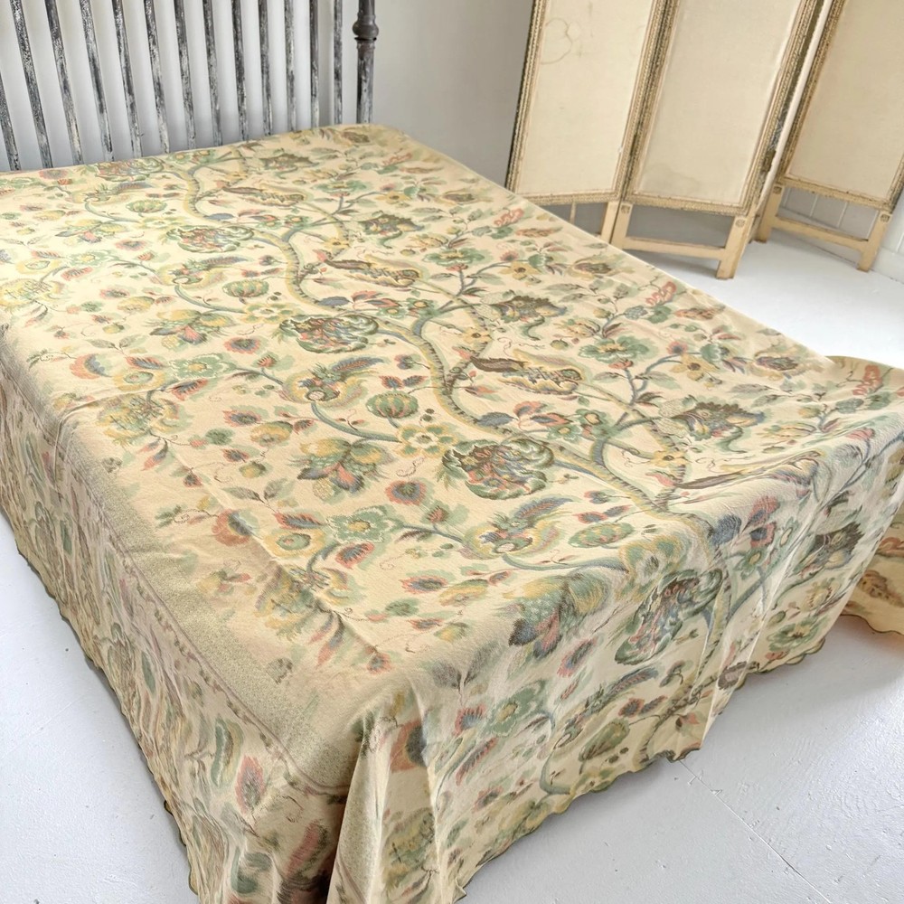91x107 Vintage American Jacobean Floral Coverlet Bedspread Cotton Blend Pastel