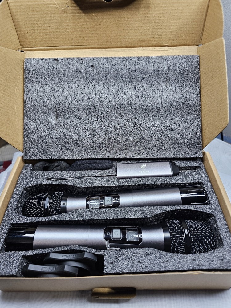 Wireless Microphone Set Of 2 -  Rechargeable Reciever-Up To 200 ft- 6.35mm Jack