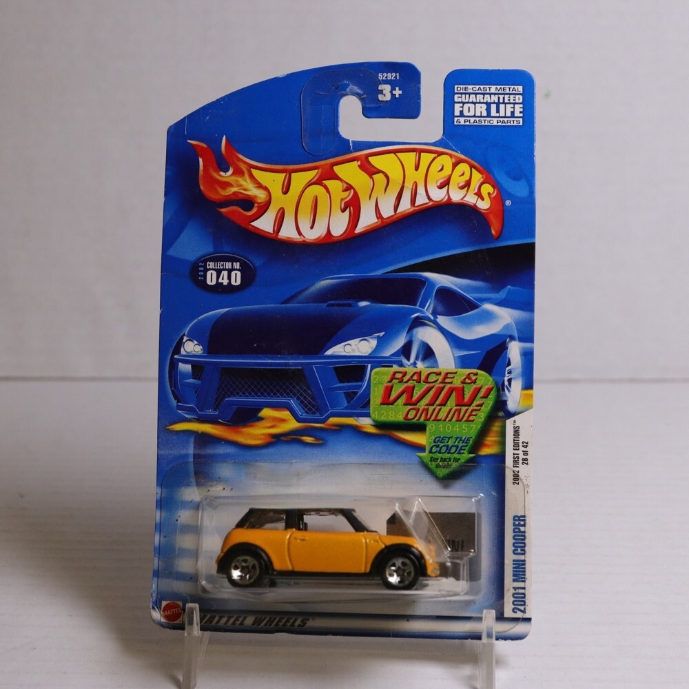 2002 Hot Wheels First Editions - 28/42 2001 Mini Cooper NIP (404315)