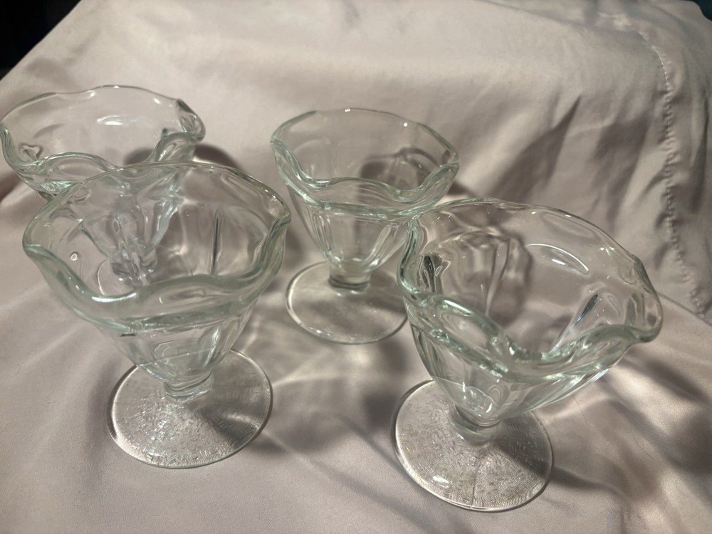 Vintage Tulip Glass Footed Dessert Ice Cream Sundae Dishes Set Of 4