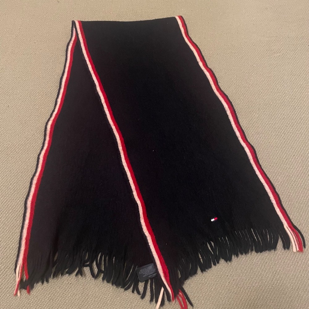 Tommy Hilfiger Scarf Dark Blue Small Embroidered Flag Logo Striped edges 114/27