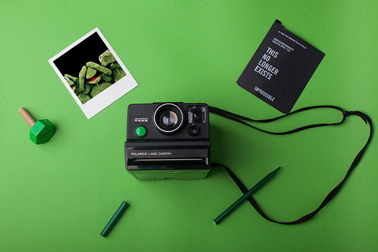 Polaroid Land Camera 2000 Vintage 70s Instant with Green Shutter Button