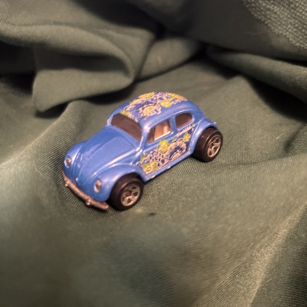 2005 Hot Wheels VW Bug Surf 'N Fun