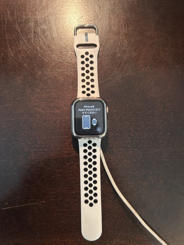 Apple Watch Series 4 40 mm Gold w/ Sport Band