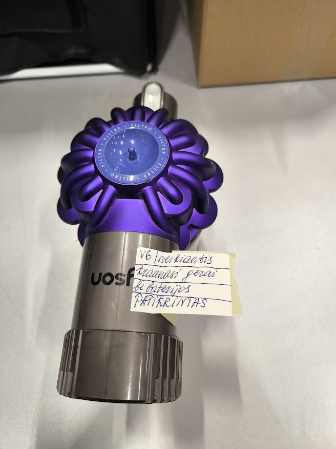 Dyson V6 Vacuum Used No Battery Scratches No Accessories