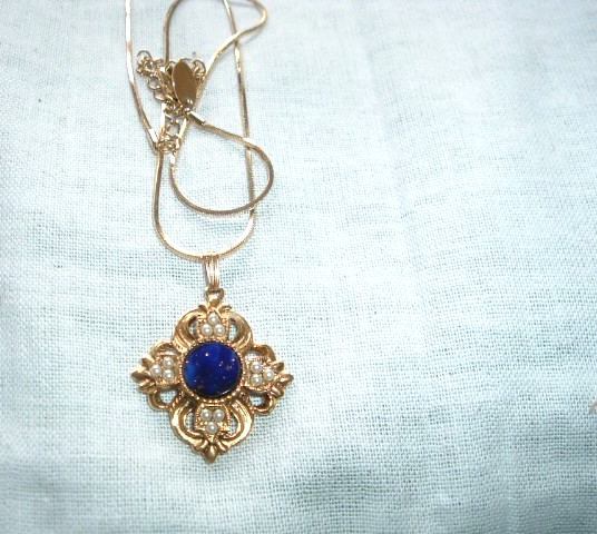 Vintage Lia Sophia Goldstone Seed Pearl Pendant Necklace NWT