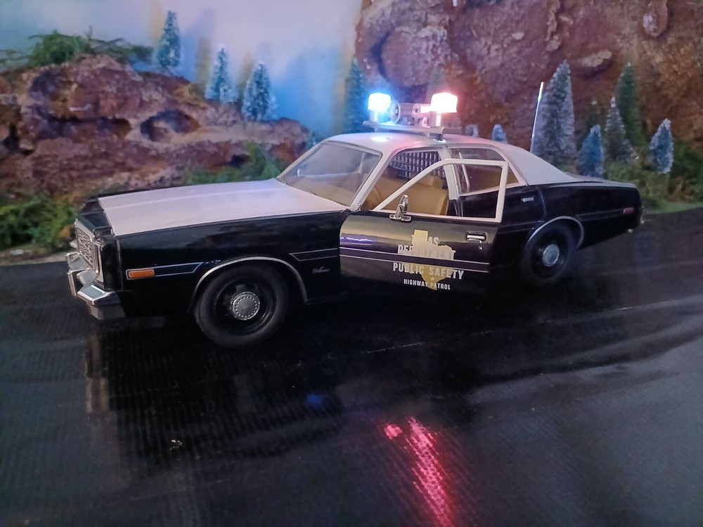 Texas Department Highway Patrol 1/24 Plymouth Fury Rare Lighted Car Model TX new
