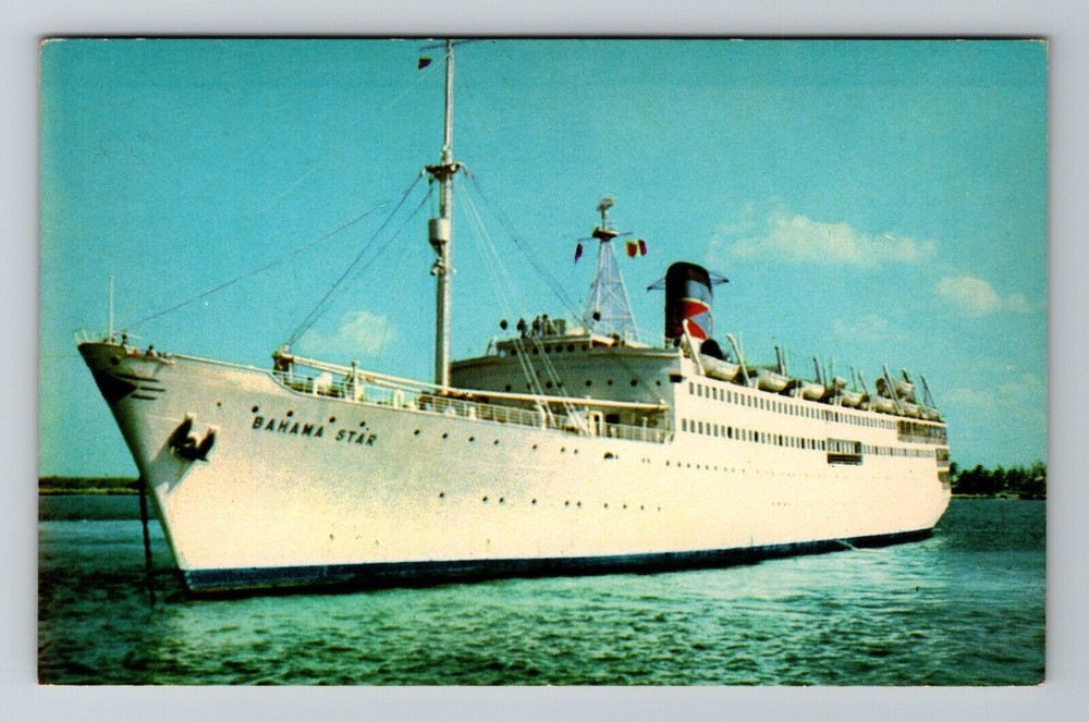 S/S Bahama Star Cruise Ship, Eastern Steamship Corp. Vintage Souvenir Postcard