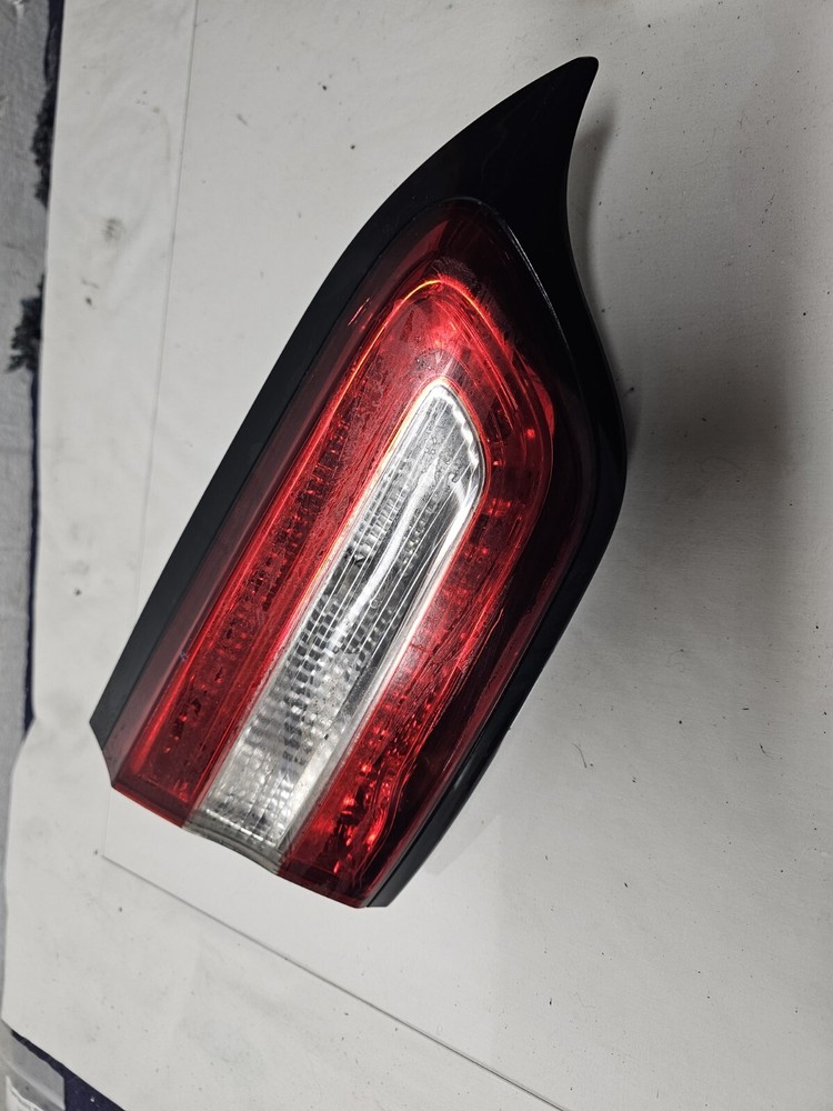 2014-2018 Jeep Cherokee LH Inner Tail Light Left Brake Lamp Lid Mount OEM