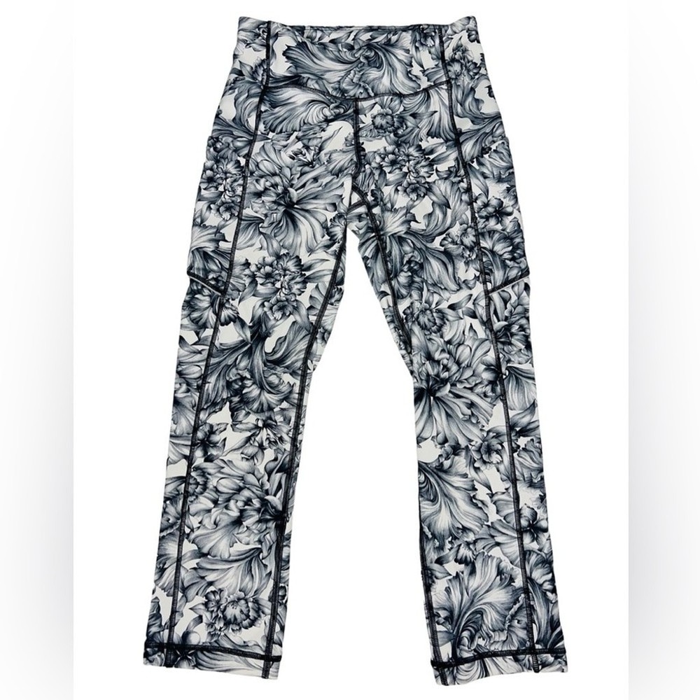 Lululemon Women's Floral Pattern Crop Leggings White Black Size 4