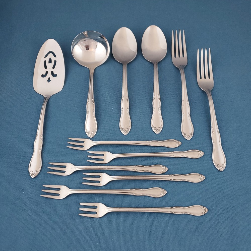 (12) pc lot Oneida Homestead ~ Dinner Forks, Soup Spoons, Cocktail Forks, Ladle