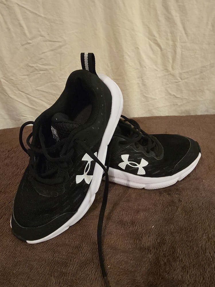 Under Armour Assert 8 Shoes Youth 4 Kids 4 Black Athletic Running Trainers