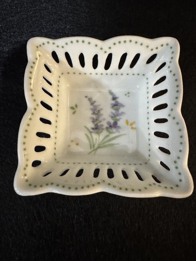 Vintage Andrea By Sadek Small Reticulated Lattice Porcelain Trinket Dish Floral