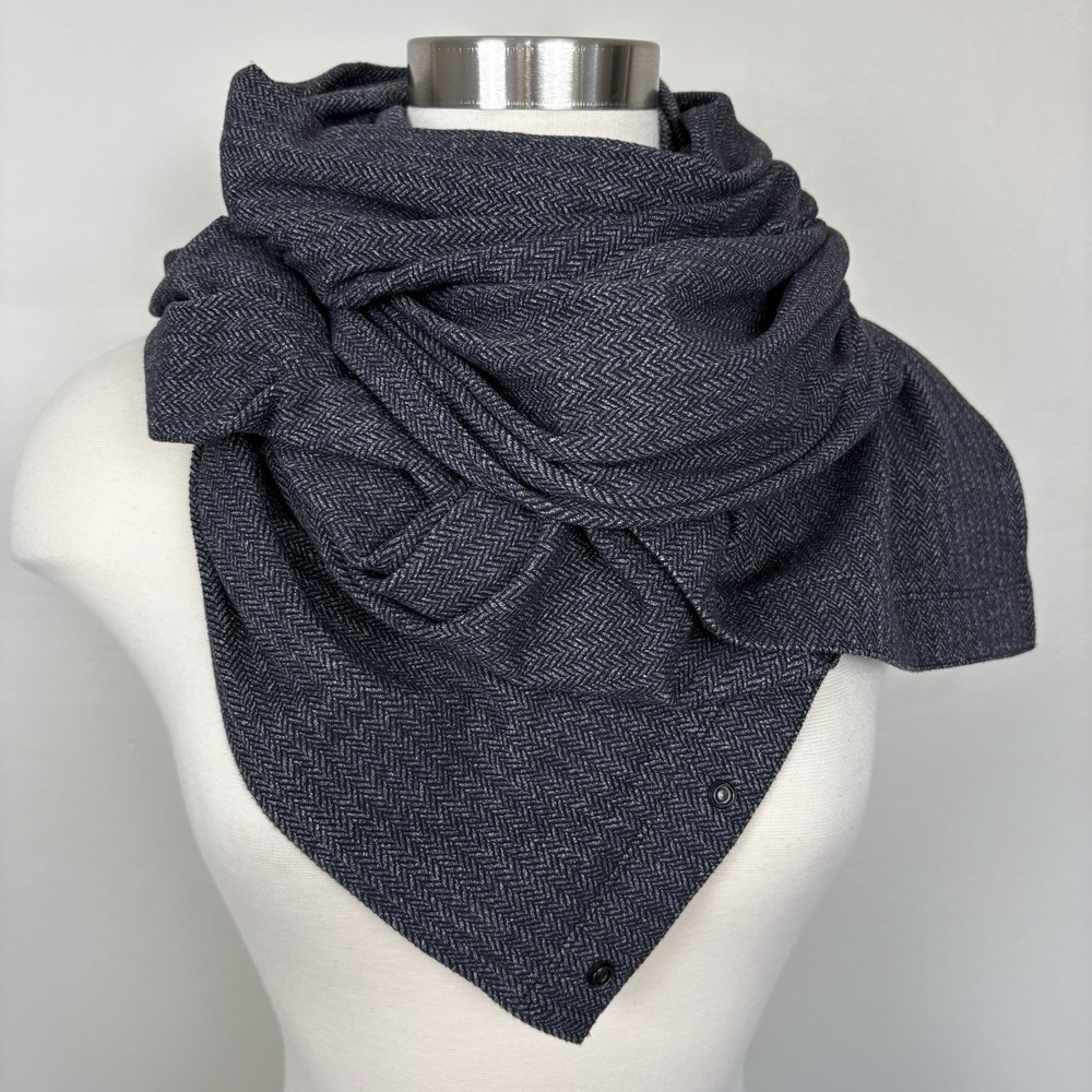 Lululemon Vinyasa Infinity Wrap Scarf Snaps OS Black Herringbone Gray Yoga Cardi  