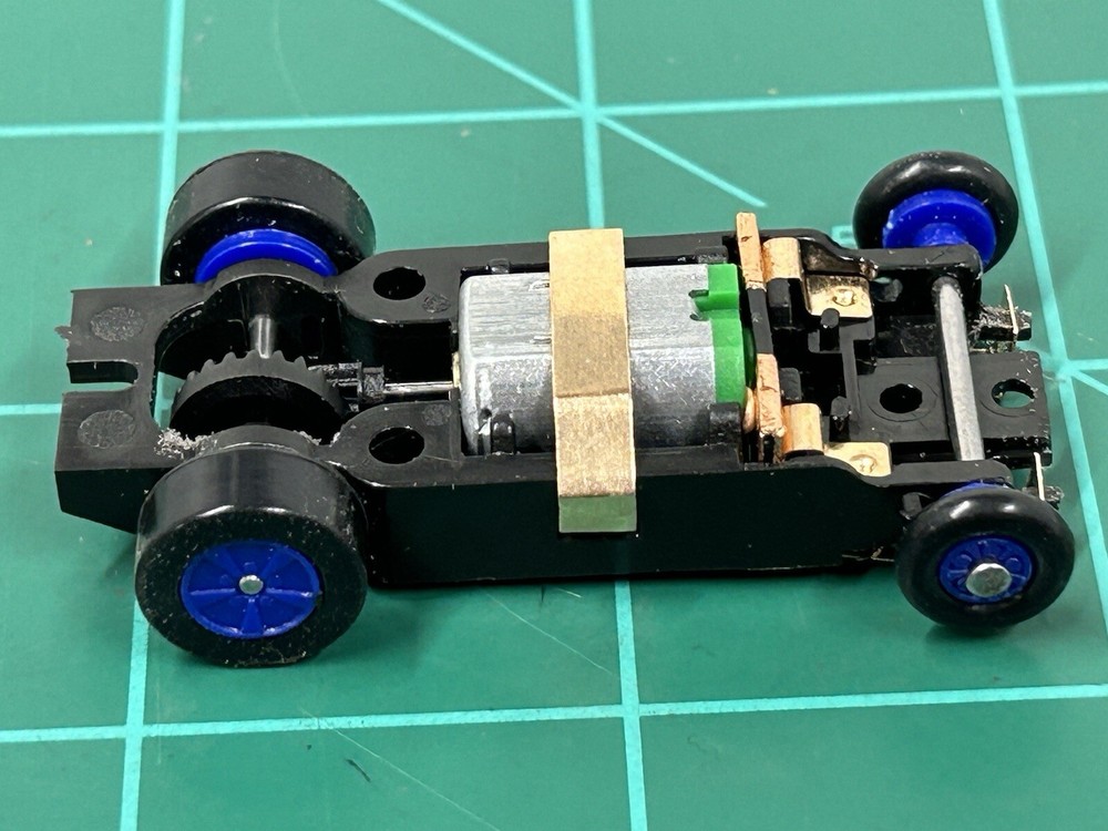 Blue Wheels Dash Turbo Screw Chassis Fits Tjet Body Works On AFX & Tyco Track