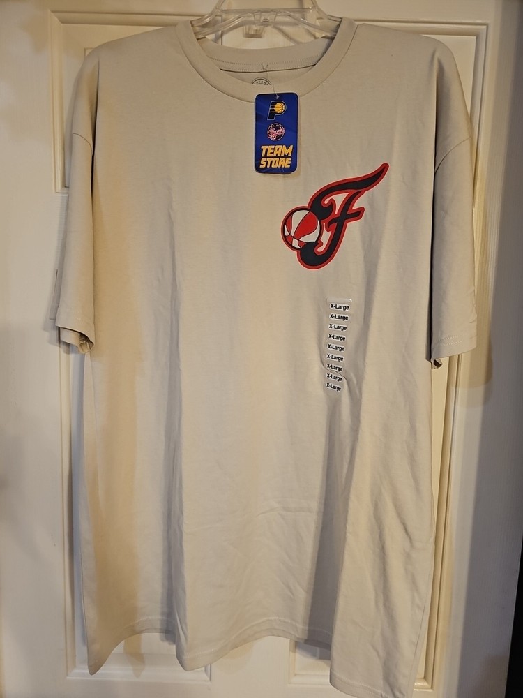 Женская баскетбольная футболка Team Store Indiana Fever XL бежевая